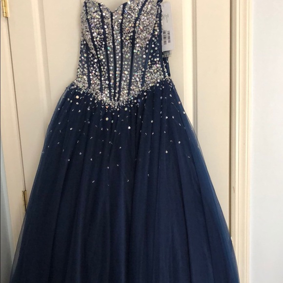 Jovani Dress - Picture 3 of 8